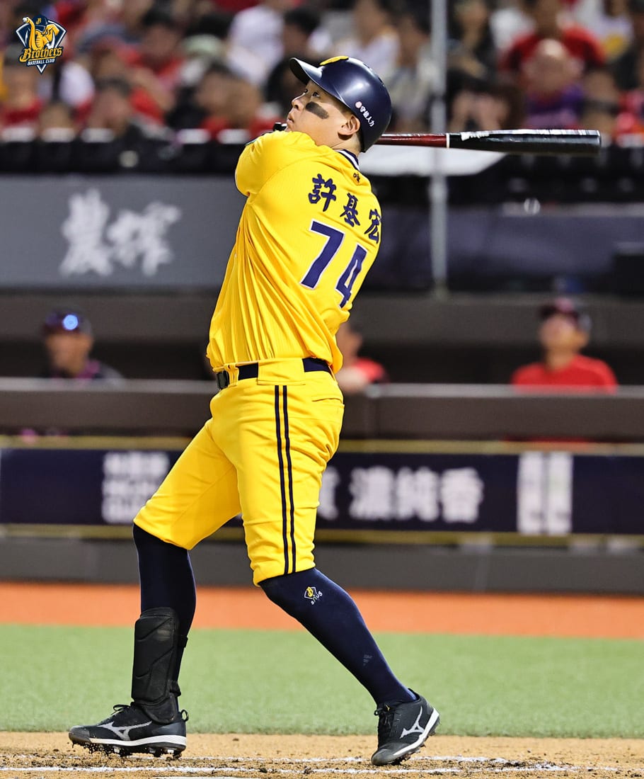 林暉盛初登板奪生涯首勝，宋晟睿火力支援助中信兄弟5：3擊退味全龍