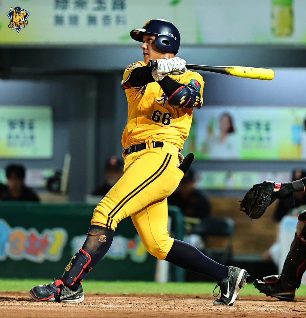 中信兄弟後援群合力守護勝利,詹子賢關鍵3分砲燃起球隊希望