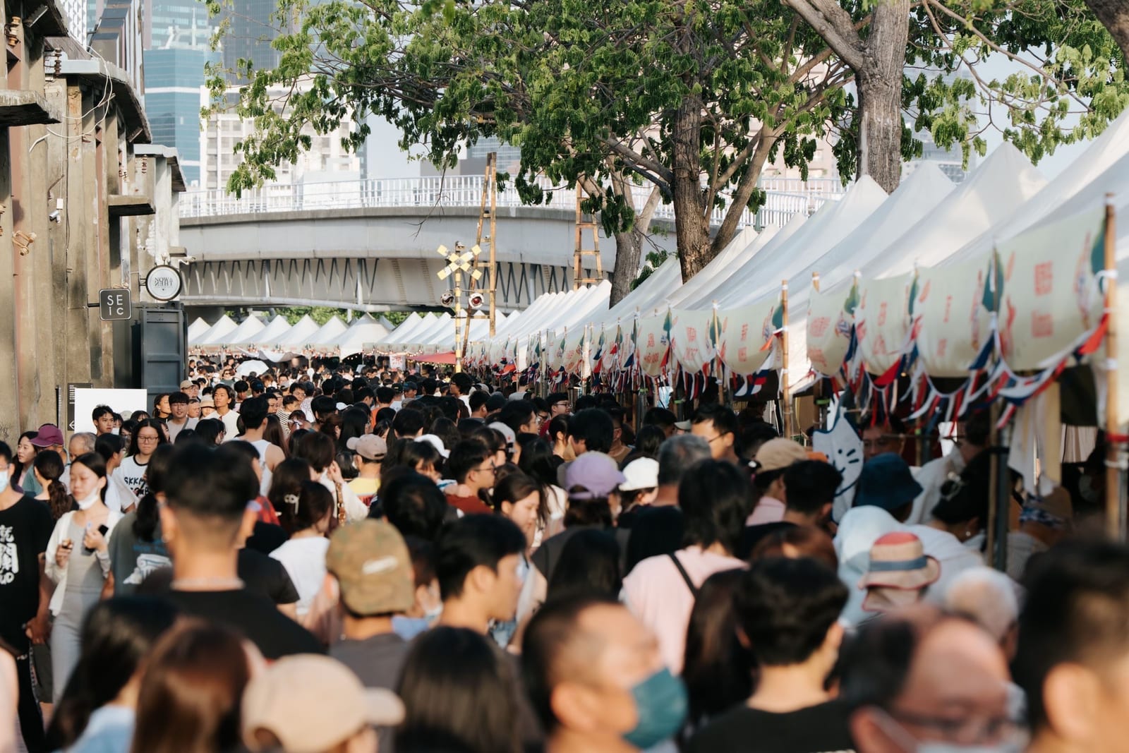 高雄閃耀國際舞台！《解讀者》專文盛讚城市外交典範