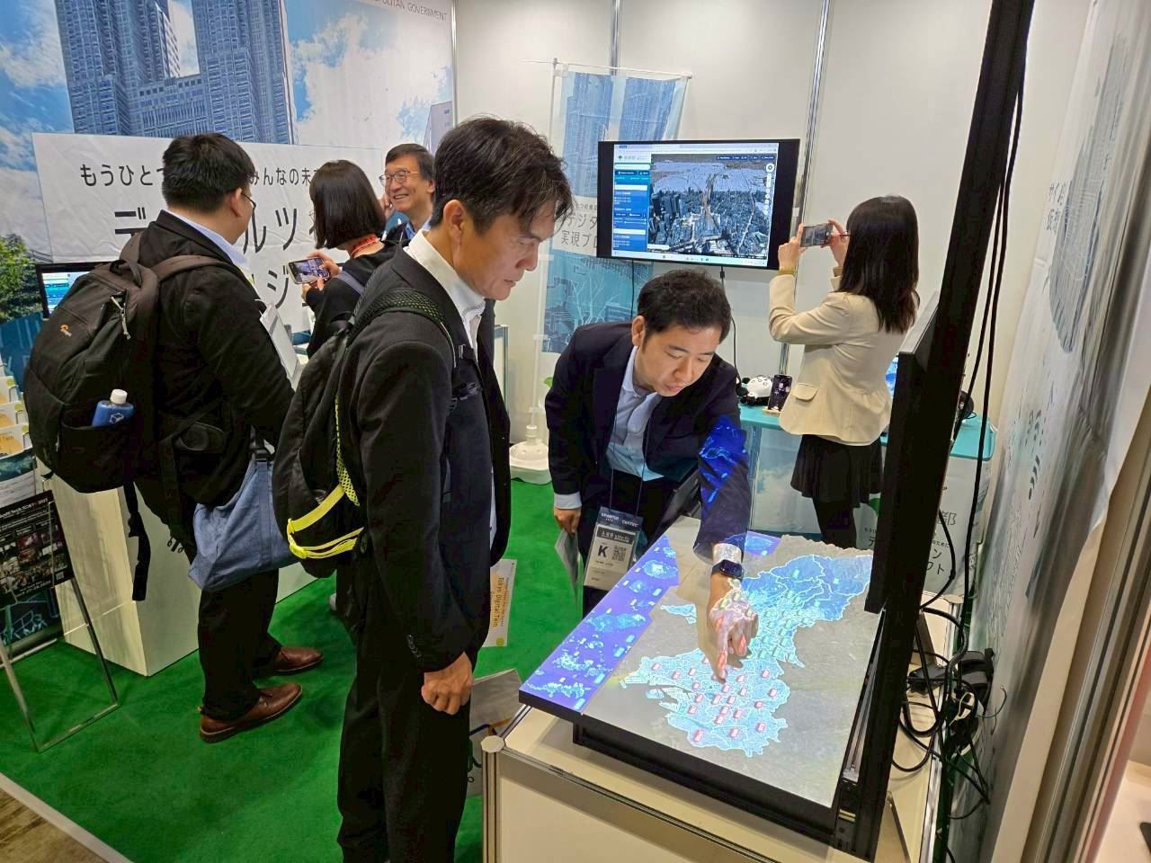 高市府參訪日本CEATEC 2025，以AI與6G視野啟發智慧城市新藍圖，打造市民有感的科技生活