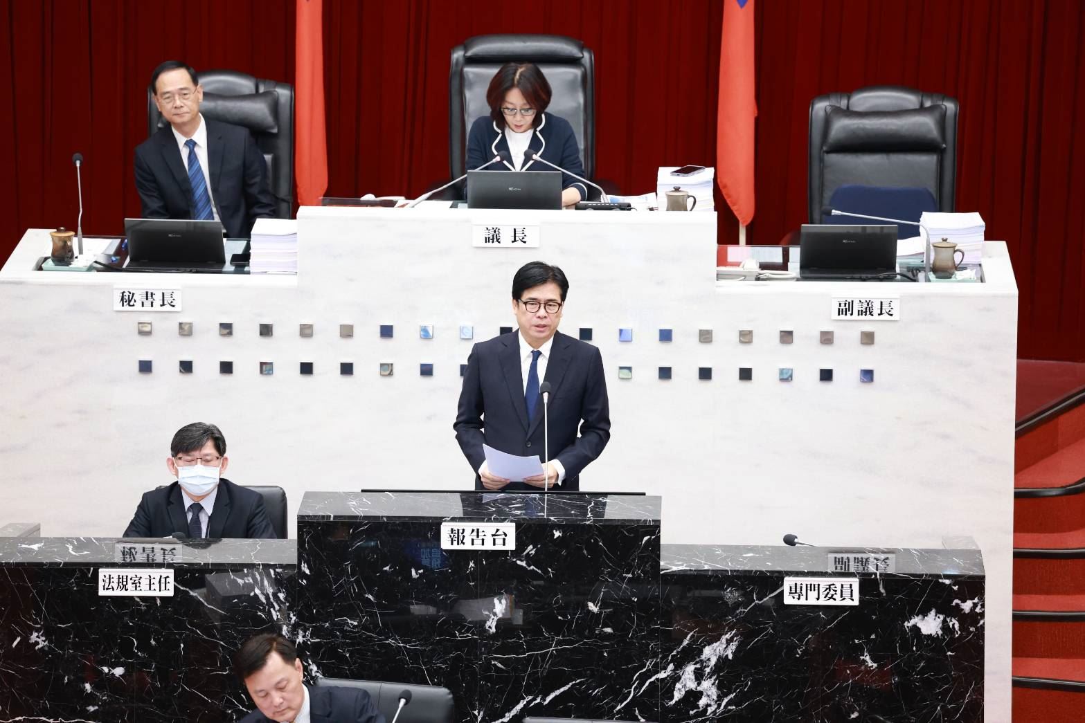 高雄市府追加預算14.23億元，四大市民優先政策守護學童、長輩、農漁民與青年