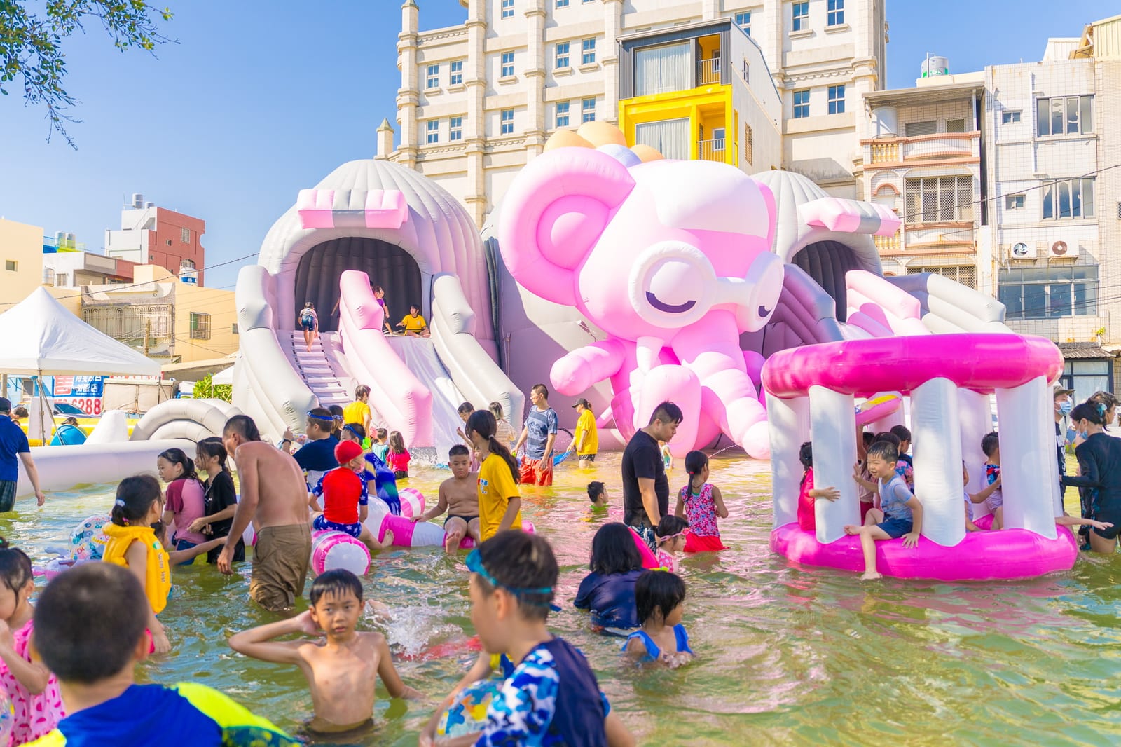旗津氣墊水樂園7/26涼爽登場！童趣夏日玩水、風箏節接力FUN暑假