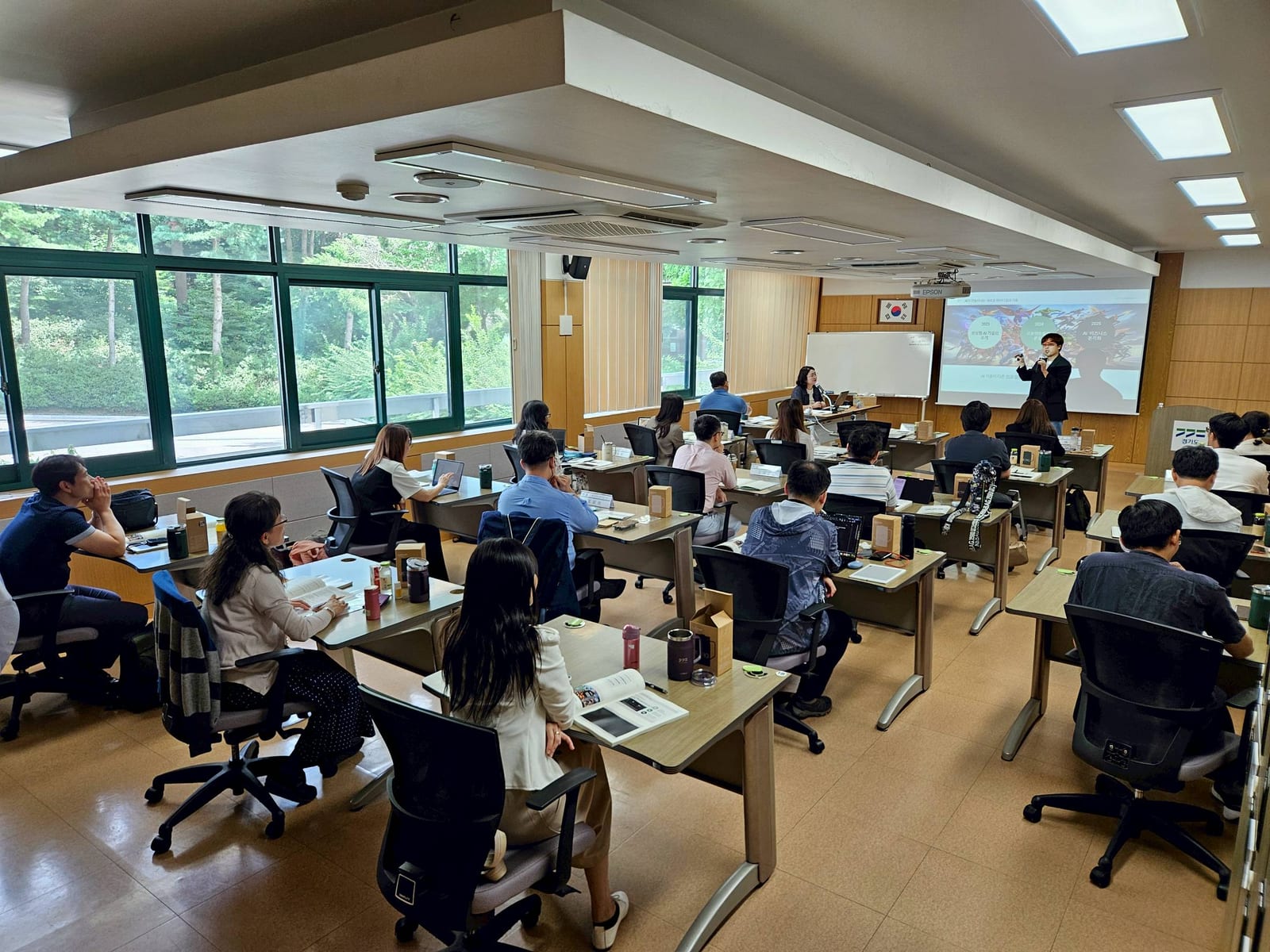 臺北市公務員赴韓京畿道人才院展開智慧城市研習交流，攜手共創未來