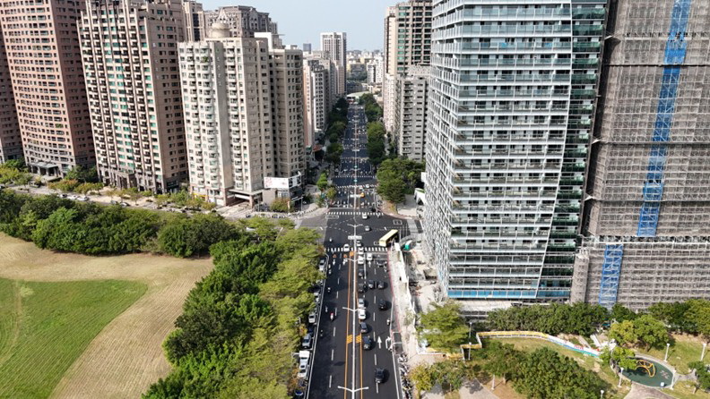 交通局與工務局聯手道路重鋪標線同步升級，改善「直行卡卡」與「行穿線退縮降低視線死角」