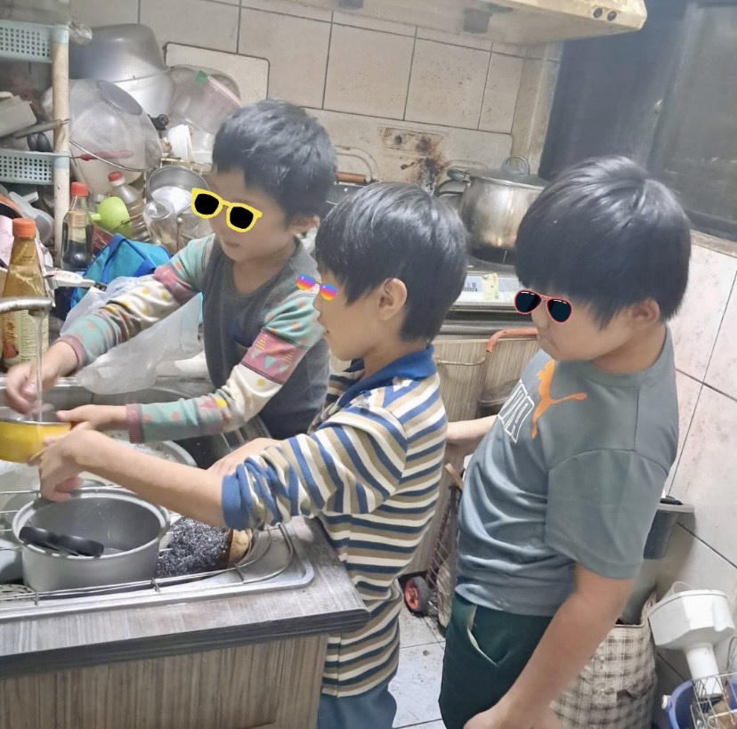 孩子被迫提早長大，紅包傳愛送出希望，展望會投入5,670萬元，撐起高屏7,561名弱勢童年的日常