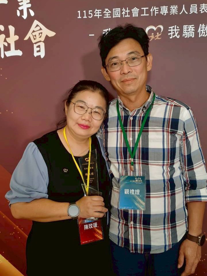 「媽媽，妳多愛那些孩子一點！」用愛守護弱勢孩子21年，展望會社工獲衛福部資深敬業獎
