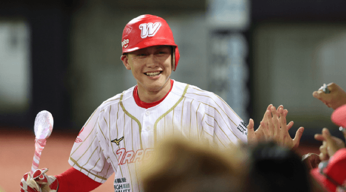 劉基鴻全壘擊敗布雷克 味全龍三連勝 登上全年排行榜第一