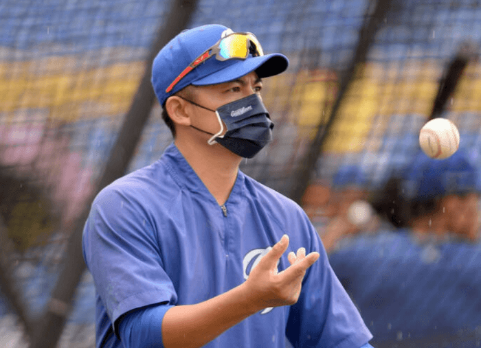富邦悍將首席教練黃泰龍自請離隊 布局調整後戰術執行交由日籍教練承擔