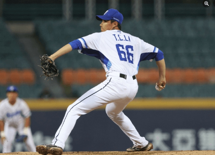 悍將火熱爭議中奪勝！丘昌榮為好球帶大怒 首席教練幾乎被驅逐出場
