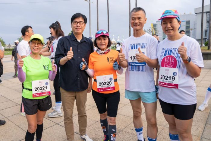 風格路跑高雄站鳴槍起跑 陳其邁祝跑出健康,享受高雄美景及人情味