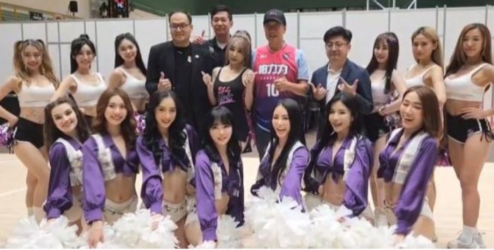 較勁! 侯友宜奔北市跑攤 郭台銘赴彰化看球賽