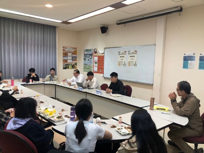 以創新職涯輔導計畫，引領學生開創未來職涯