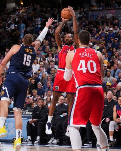 快艇險勝金塊，Kawhi Leonard39分領軍扳平系列賽。