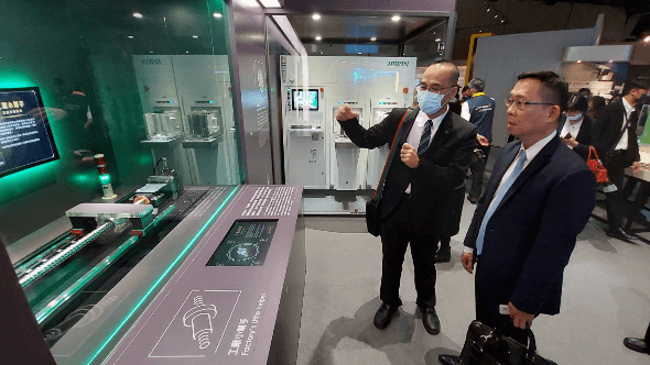科工館推出全新升級的產業機器人2.0展示