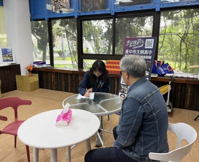 大明高中潭子藝術校區通報動保處協助捕捉遊蕩犬，積極協助安置與認養