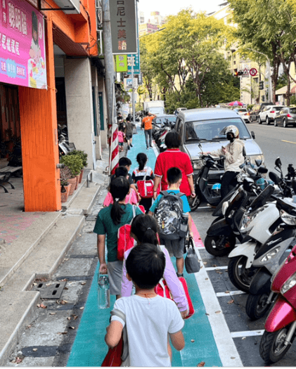 高雄市交通局：標線型人行道促進友善通行