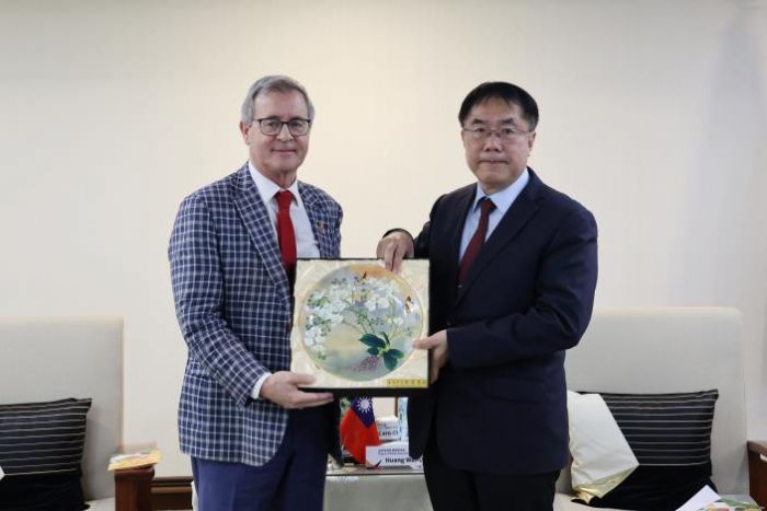 加拿大參議院訪問台南，市長黃偉哲熱情接待，推動文化與貿易合作