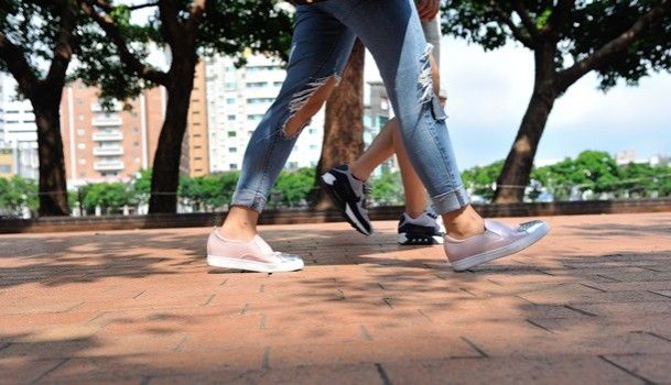 用餐後切勿急著做8項事!資深醫生30年經驗揭示「散步、進食水果都應警惕」:潛在危害健康