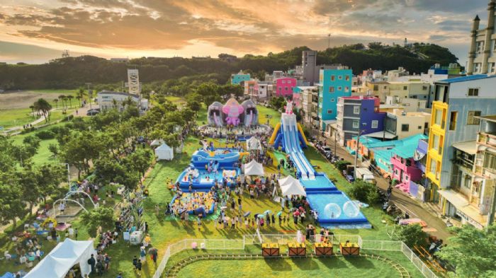 2025旗津風箏節 8/9 開飛!白天看海洋風箏、下午玩水樂園,夜晚電音+火舞一起HIGH