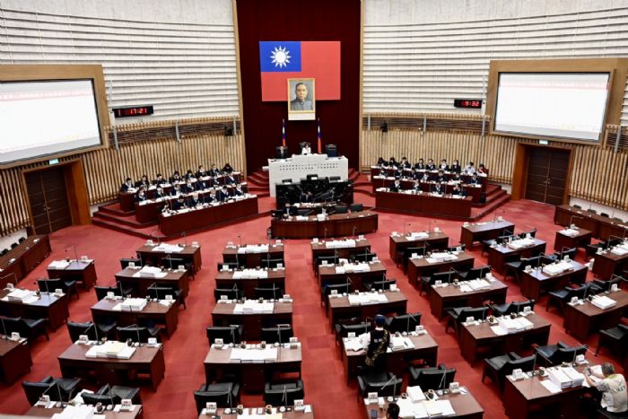 議員關心財政紀律 陳其邁:以彈性靈活方式兼顧財政平衡與市政建設