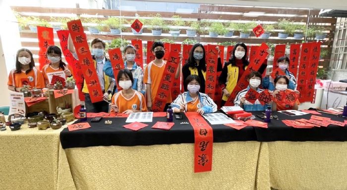 嘉興國中美術藝才班揮毫春聯義賣 所得捐贈公益慈善單位