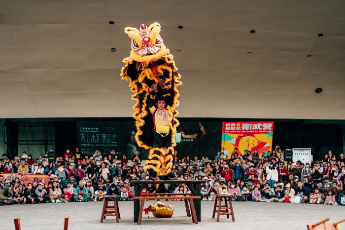 衛武營2026新春系列,金馬奔騰迎好年,雙廳院限定版探索、馬年主題市集,打造南臺灣最強走春聖地