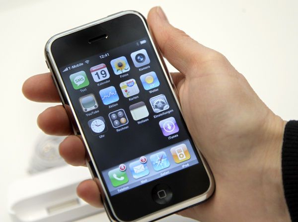 果粉賺翻!未開封「初代iPhone手機」上拍賣會 估價竟達148萬