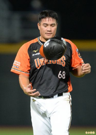 “高國慶確定轉型為教練,潘威倫繼續以球員身份徵戰”