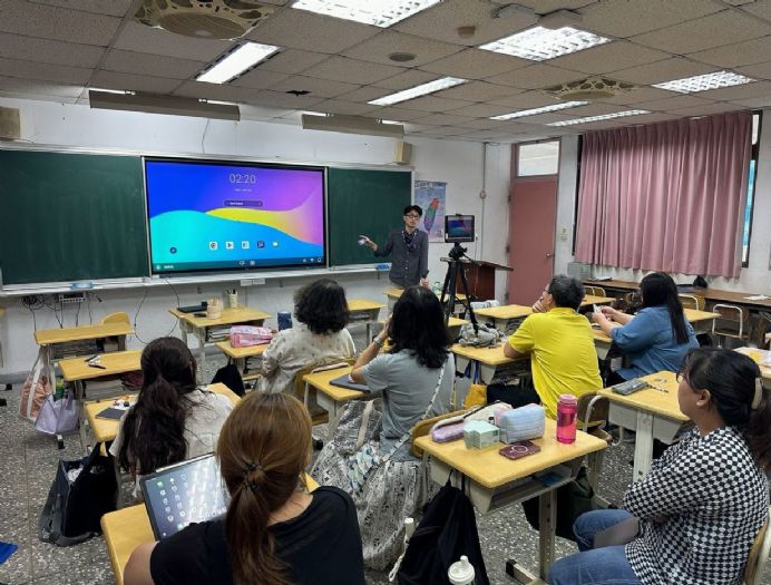 稻江護家啟動智慧互動教學訓練，打造創新數位校園，迎向AI新時代