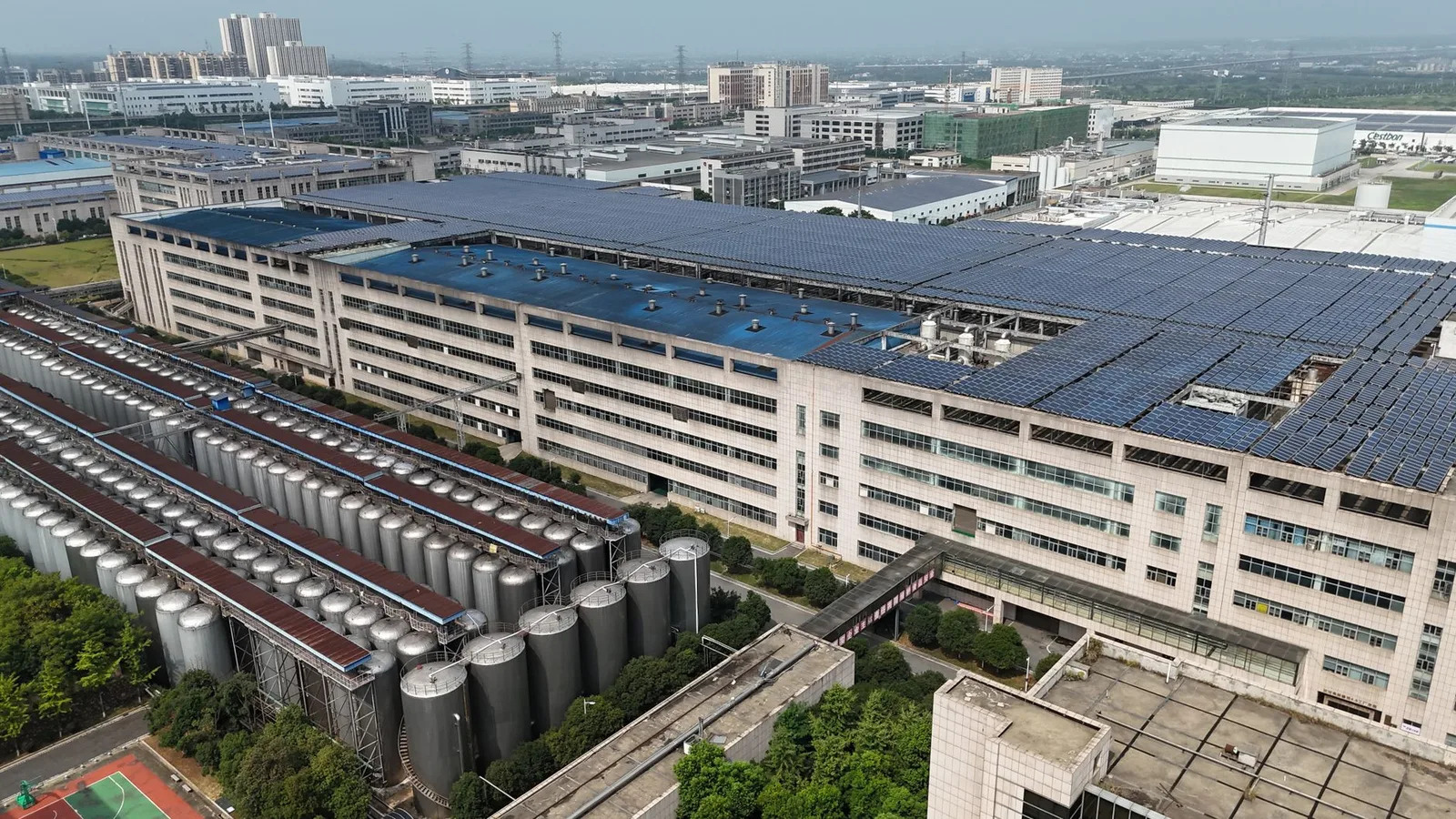 楠梓買房攻略:台積電效應、科技園區生活圈完整解析 摘要:楠梓區因台積電高雄廠進駐楠梓科技產業園區,近年成為高雄房市關注度快速上升的行政區。本文整理楠梓區的交通建設、科技園區發展與生活機能,協助購屋族了解這個受科技產業帶動的新興置產區域。